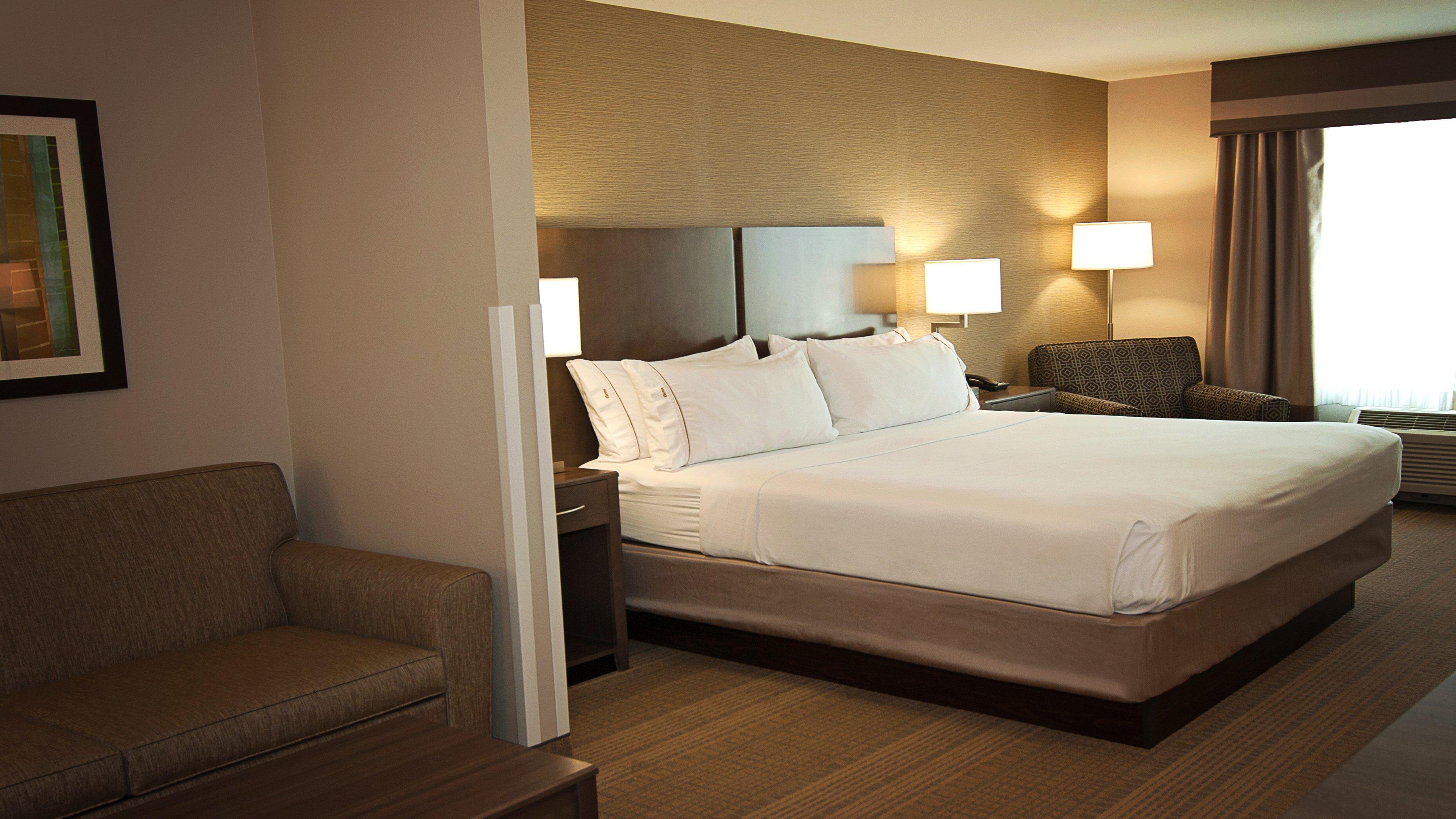 Holiday Inn Express Hotel & Suites Wichita Northeast By Ihg Екстериор снимка