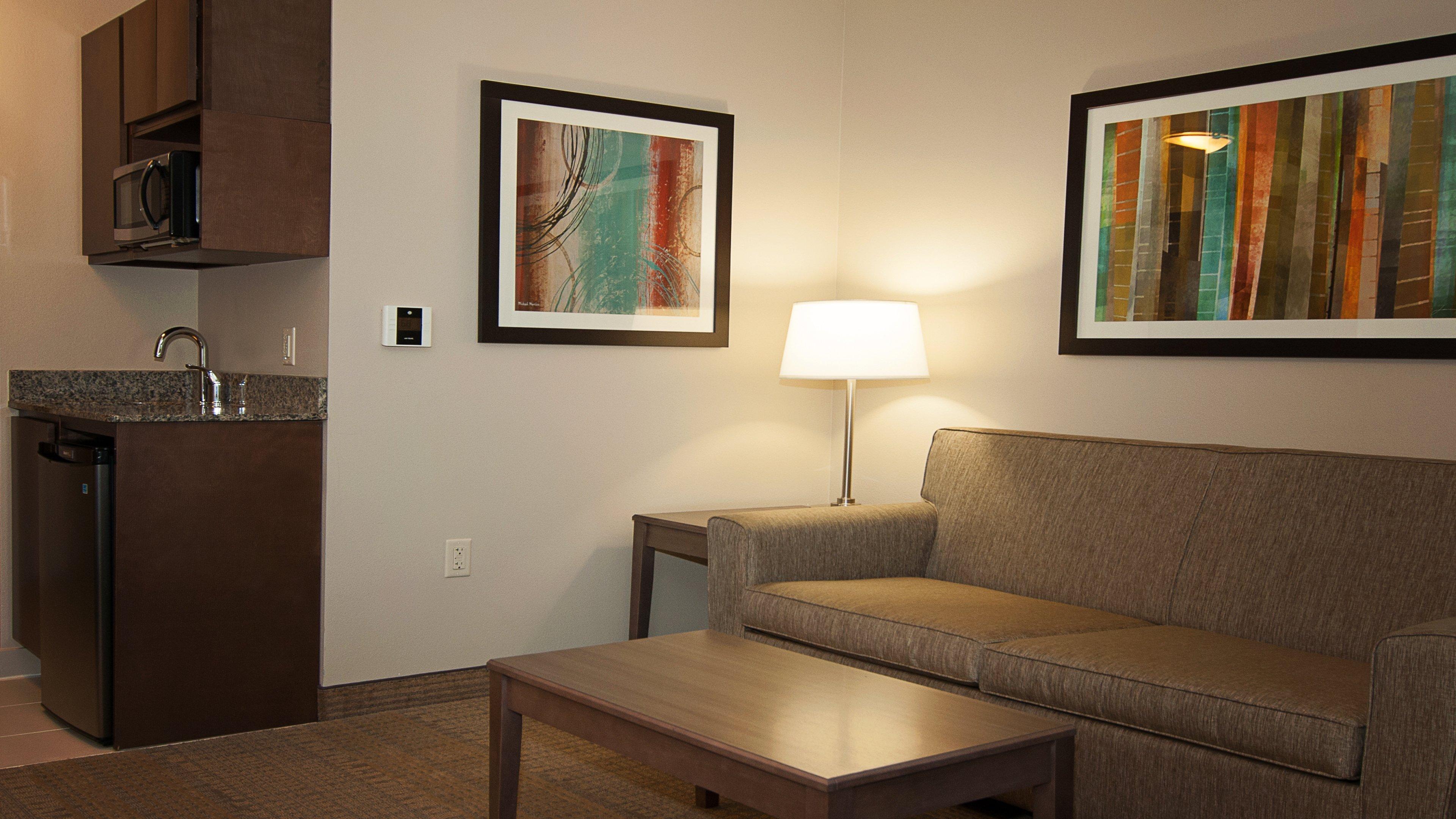 Holiday Inn Express Hotel & Suites Wichita Northeast By Ihg Екстериор снимка