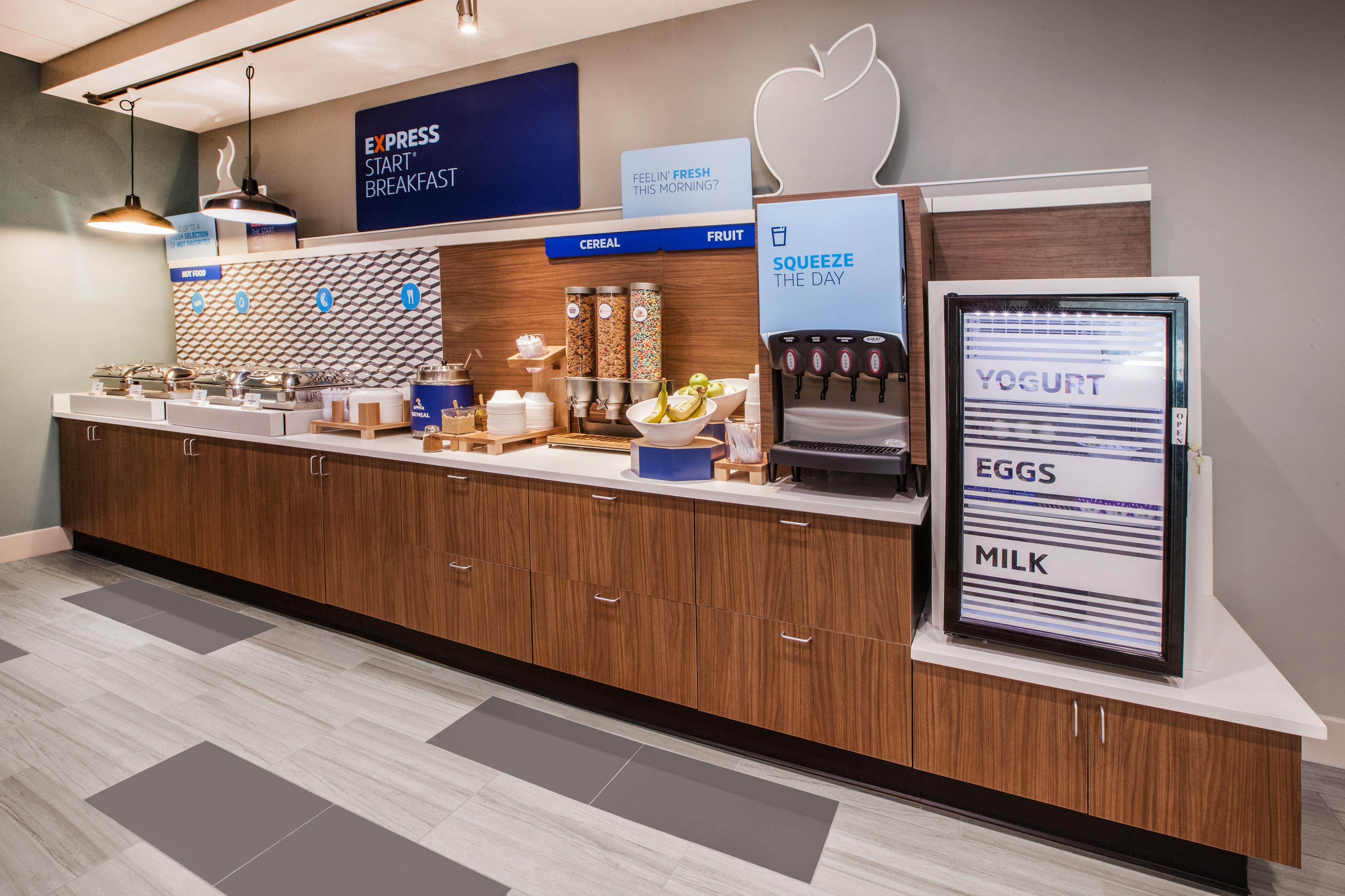 Holiday Inn Express Hotel & Suites Wichita Northeast By Ihg Екстериор снимка