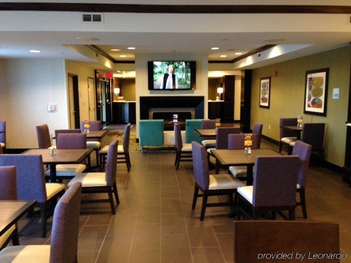 Holiday Inn Express Hotel & Suites Wichita Northeast By Ihg Екстериор снимка
